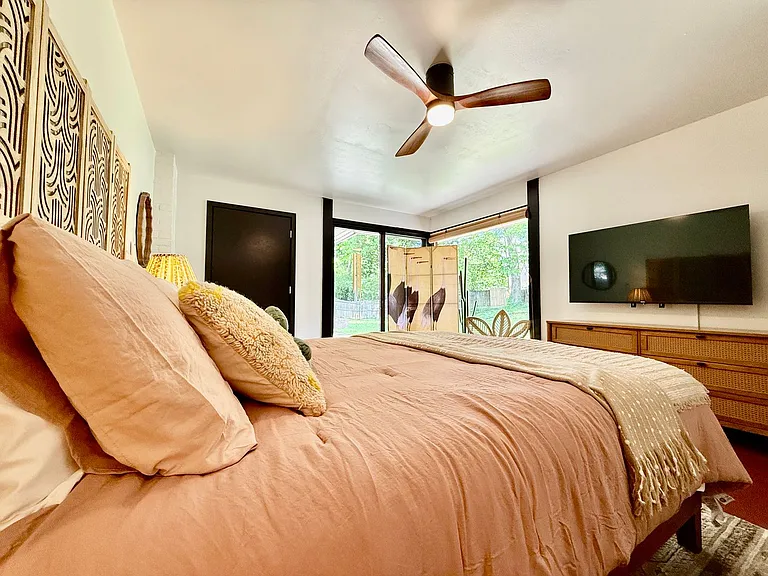 527 Valewood Ln — Photo 33