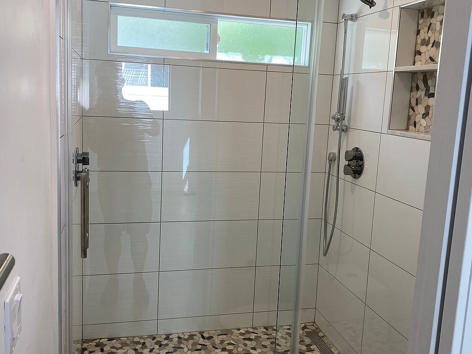 2nd image of 122 Pali Dr