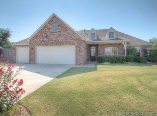 6801 N 128th East Ct, Owasso, OK 74055