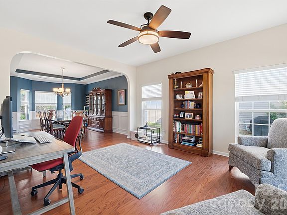 5th image of 4849 Benhill Dr