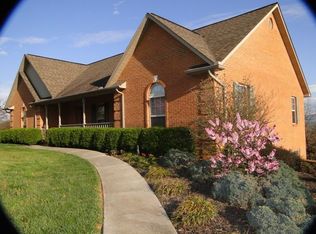 3550 Hawks Ridge Dr, Maryville, TN 37801