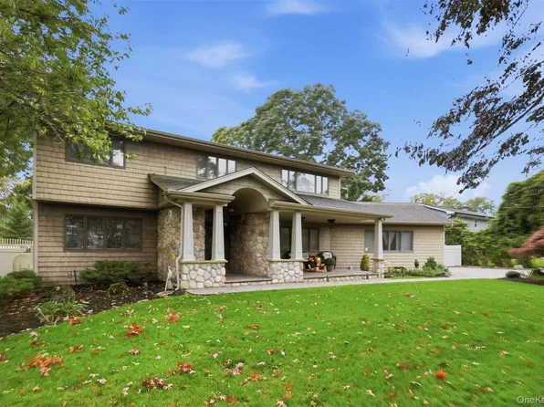 33 Quail Run, East Islip, NY 11730