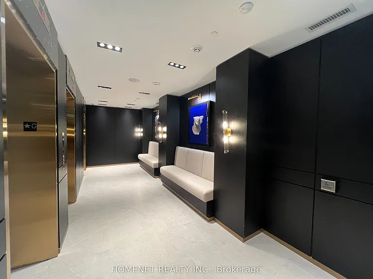 771 Yonge St #705 — Photo 2