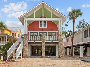 1409 Magnolia Dr S, Steinhatchee, FL 32359