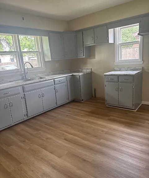 208 Emery St — Photo 4