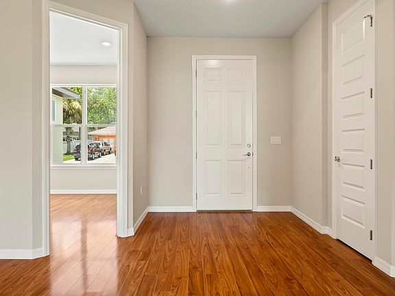 4th image of 21 Pinelark Ln