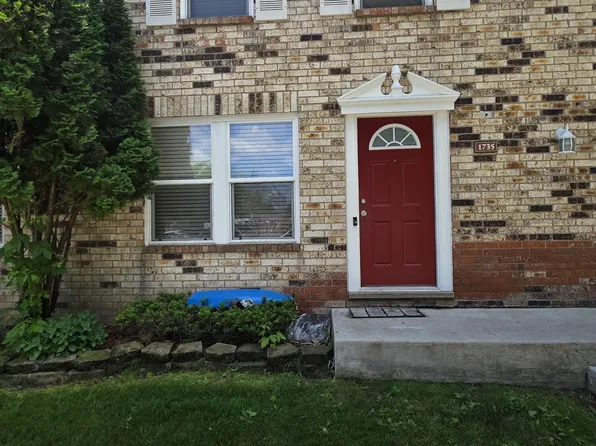 1735 Maisonette Dr, Lansing, MI 48911