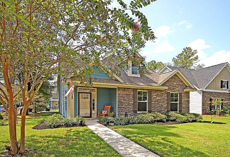 1st image of 115 Comiskey Park Cir