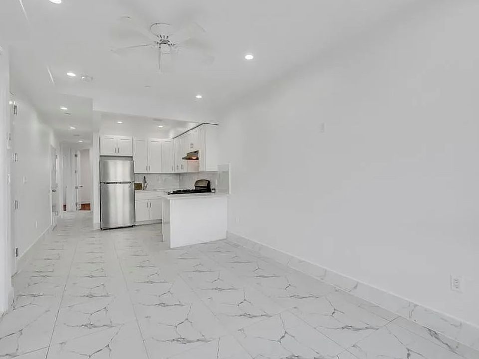 1st image of 12509 101st Ave #1