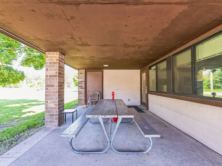 1252 N 12th Pl — Photo 36