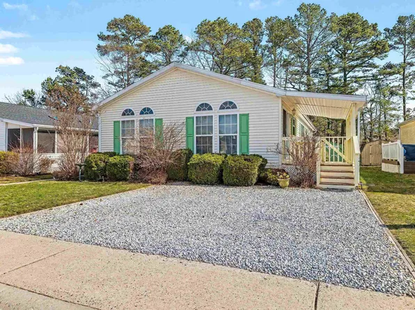 22 Sycamore Ln, Mays Landing, NJ 08330