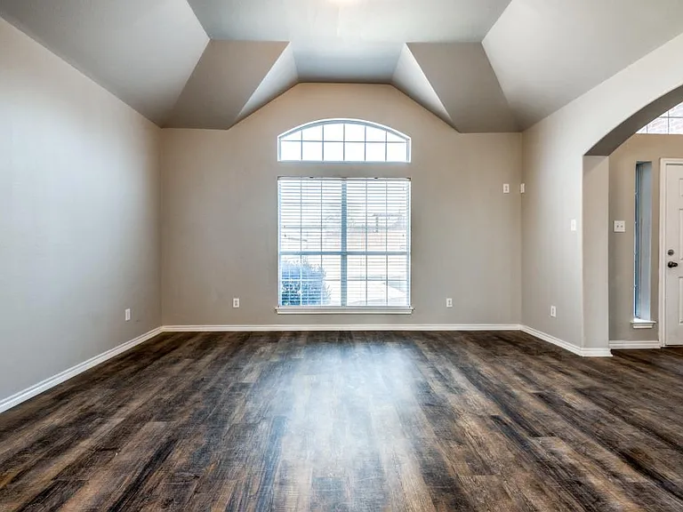 5819 Foxglove Ln — Photo 4