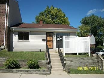 1st image of 861 White Oak Ln