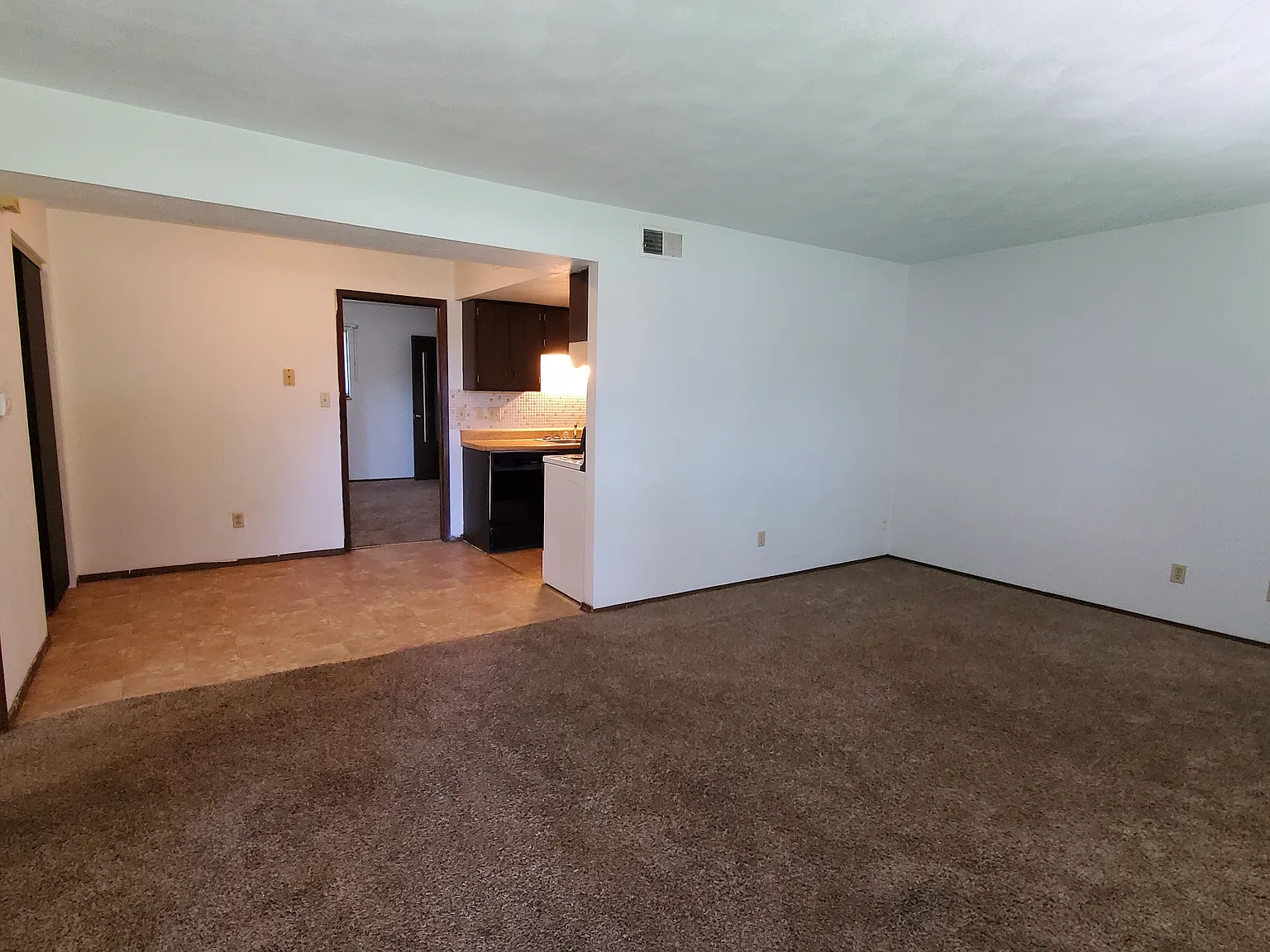 2 bed, $895 — Photo 3