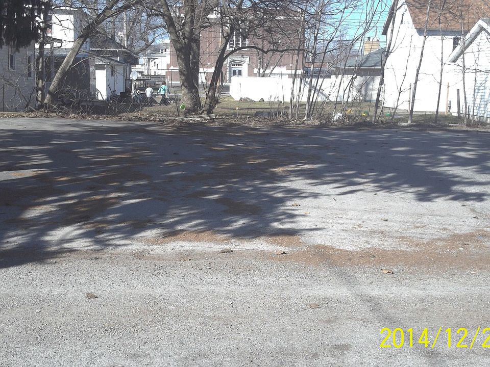 2nd image of 601 N Main St
