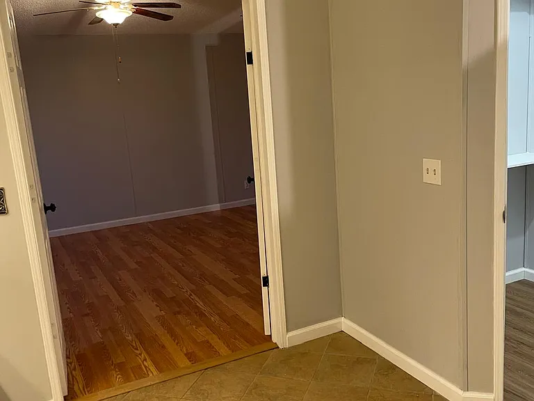 3075 Glen Wallace Dr — Photo 25