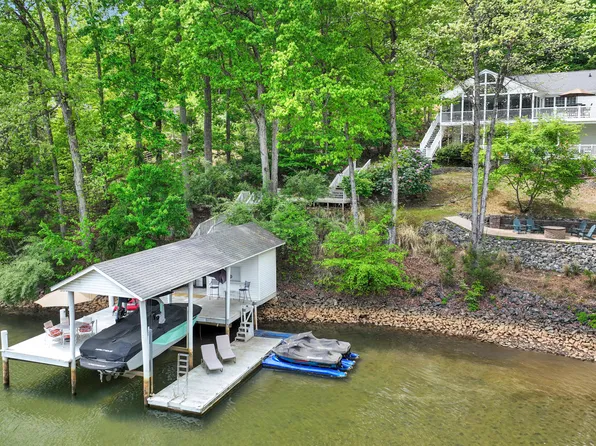 112 Creeden Dr, Moneta, VA 24121