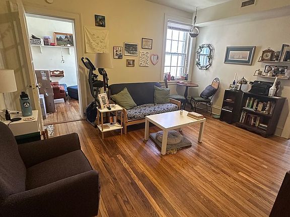 4th image of 3012 Monument Ave APT 4