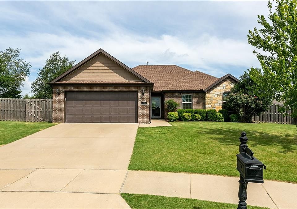 1st image of 759 E Cypress Ct