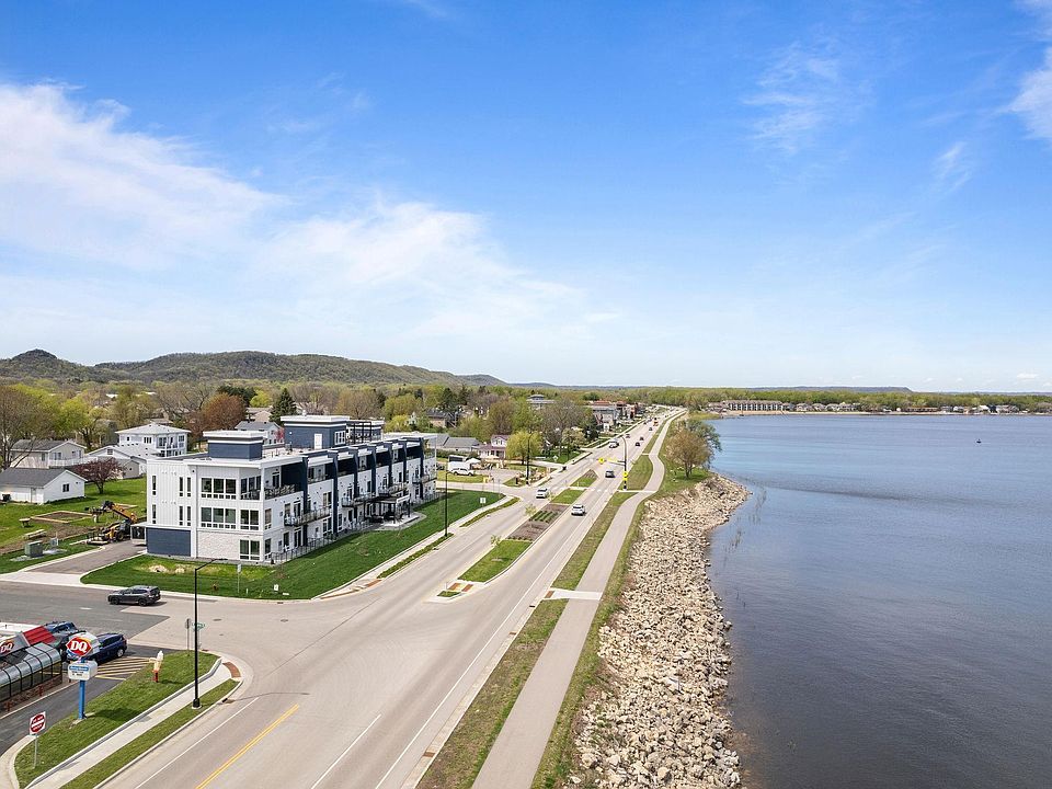 1st image of 907 N Lakeshore Dr #303