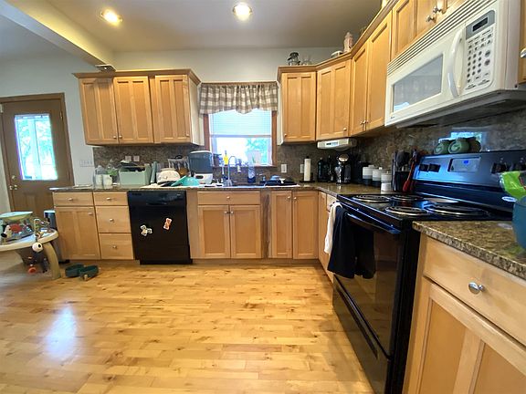 2nd image of 44.5 Warren St