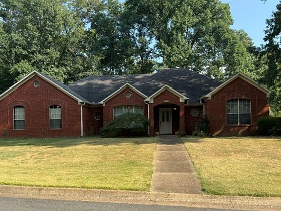 3rd image of 406 N Park Dr
