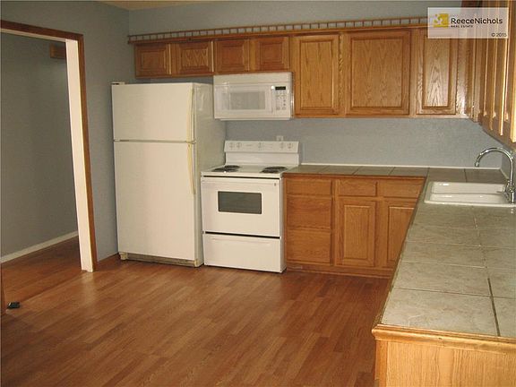 5th image of 215 SE Brentwood Dr