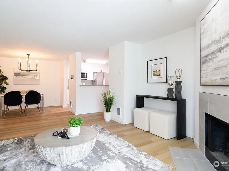 975 Aberdeen Ave NE #H204 — Photo 3