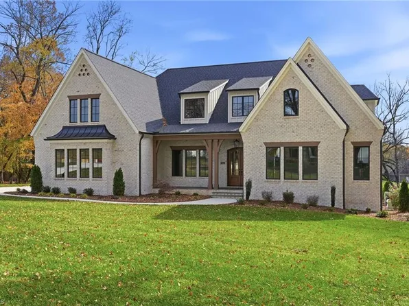 7920 Valley View Dr, Clemmons, NC 27012