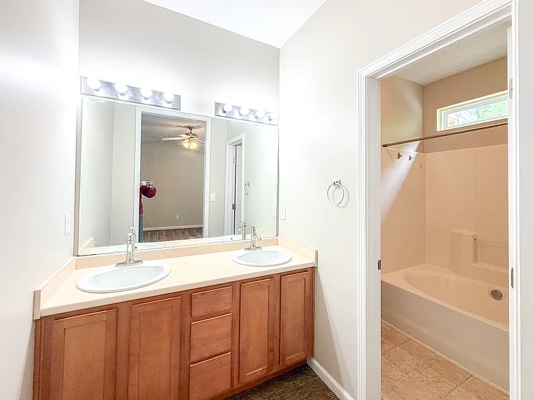521 Woodson Dr — Photo 16