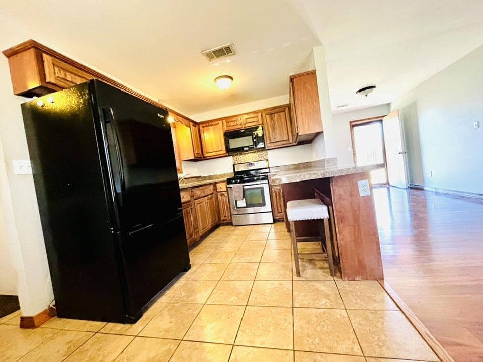 2nd image of 134 Sunflower Dr