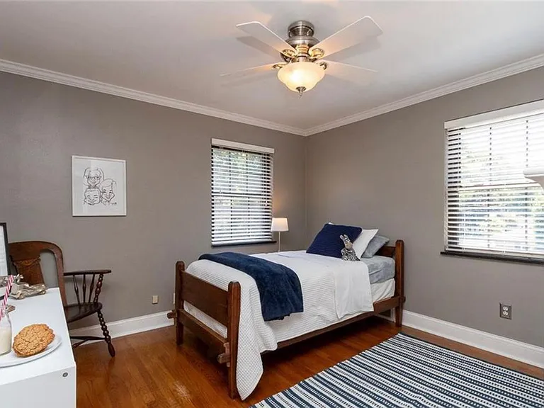 256 Castle Dr — Photo 12