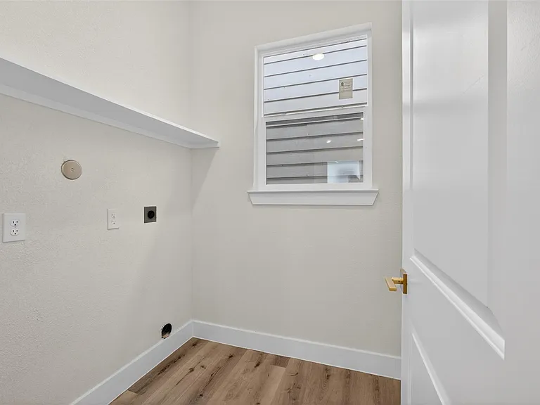 5906 Saint Augustine St #F — Photo 27