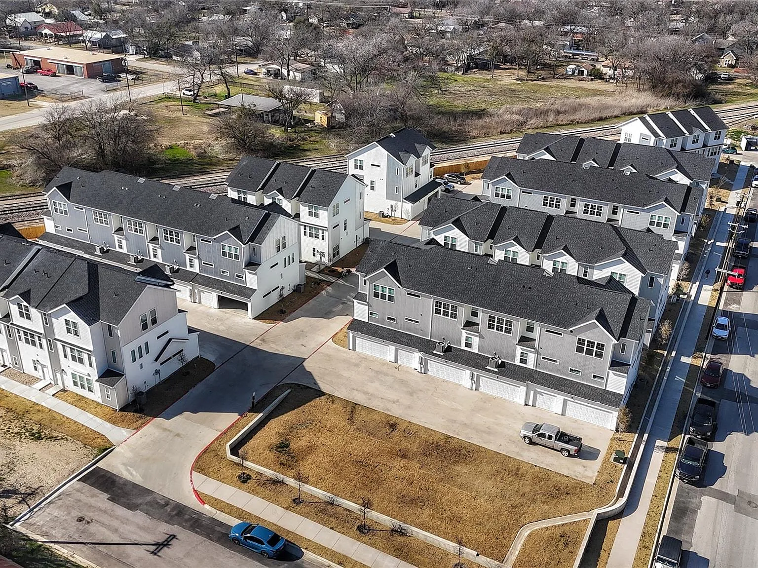 The Purple Rail Townhomes — Photo 2