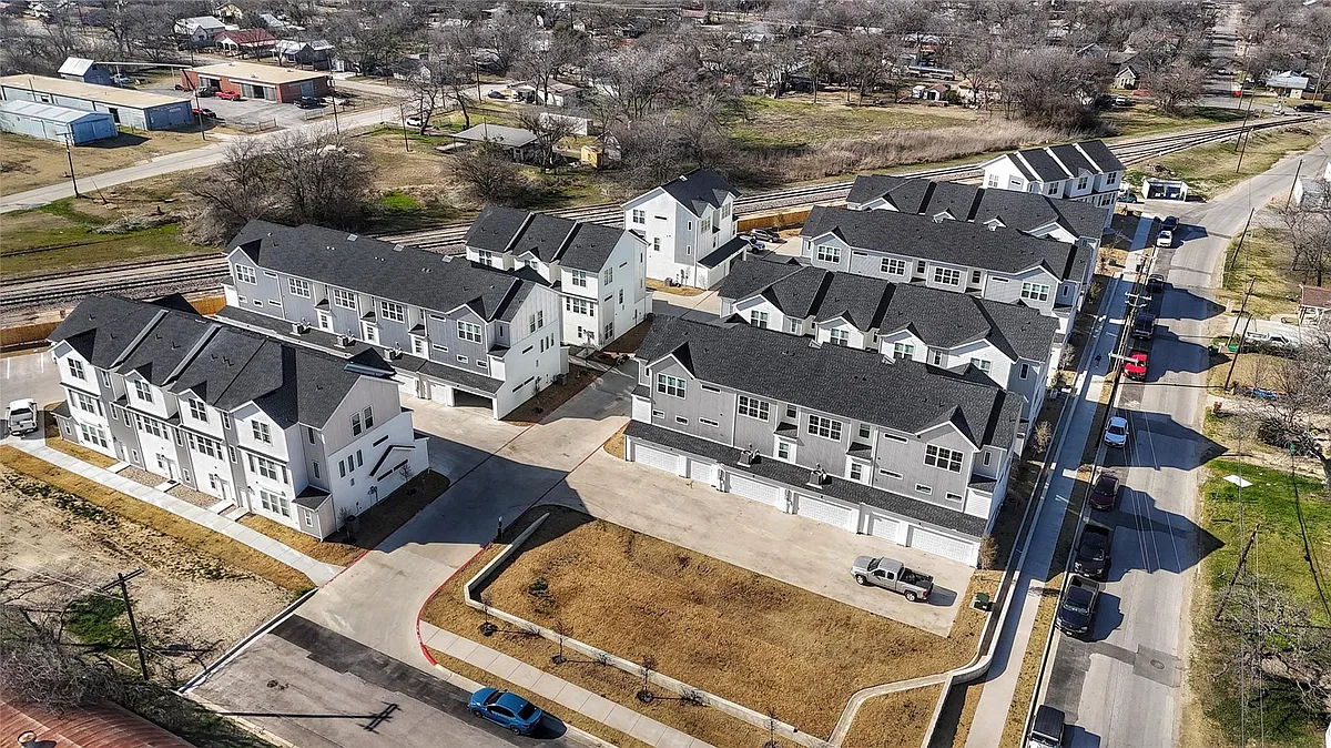Building Photo - The Purple Rail Townhomes