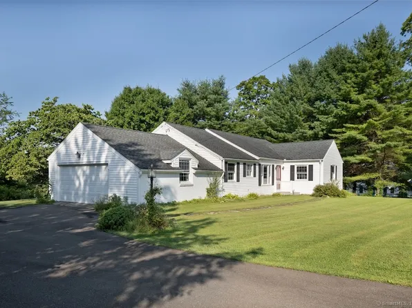 42 Horse Shoe Lane, Salisbury, CT 06039