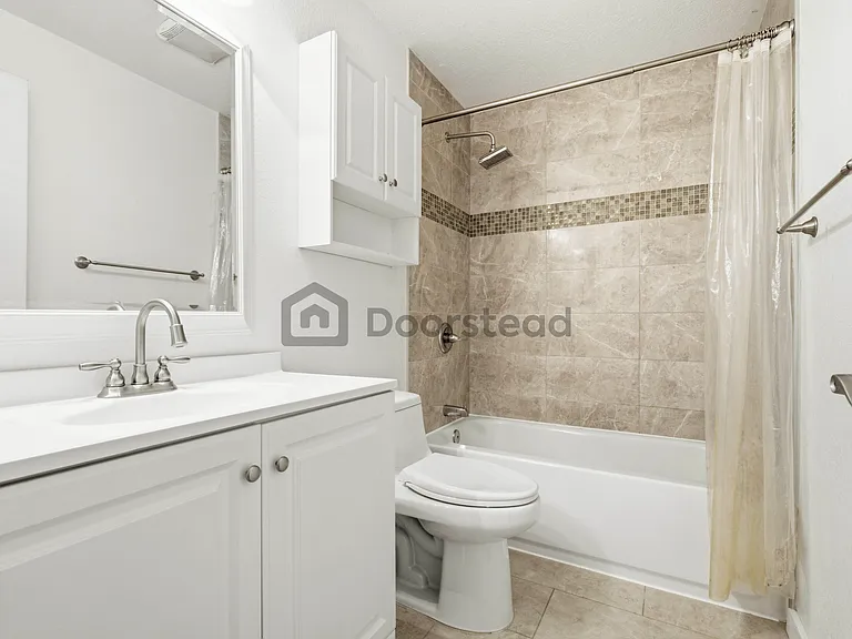 115 124th St SE #F5 — Photo 28
