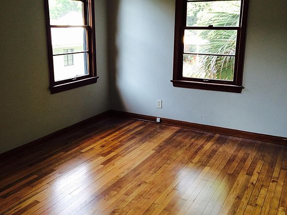 2nd image of 2828 Forbes St