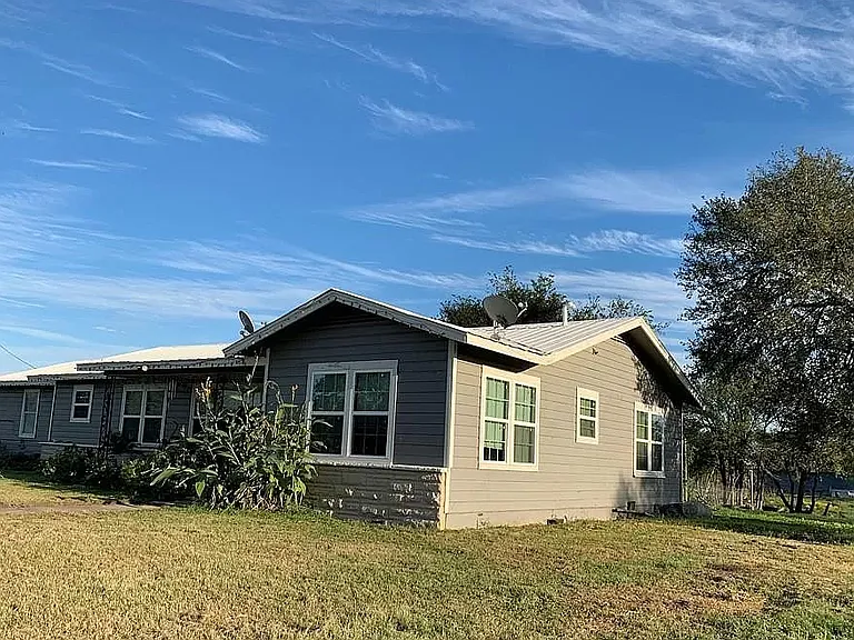 2813 W Highway 21 — Photo 3
