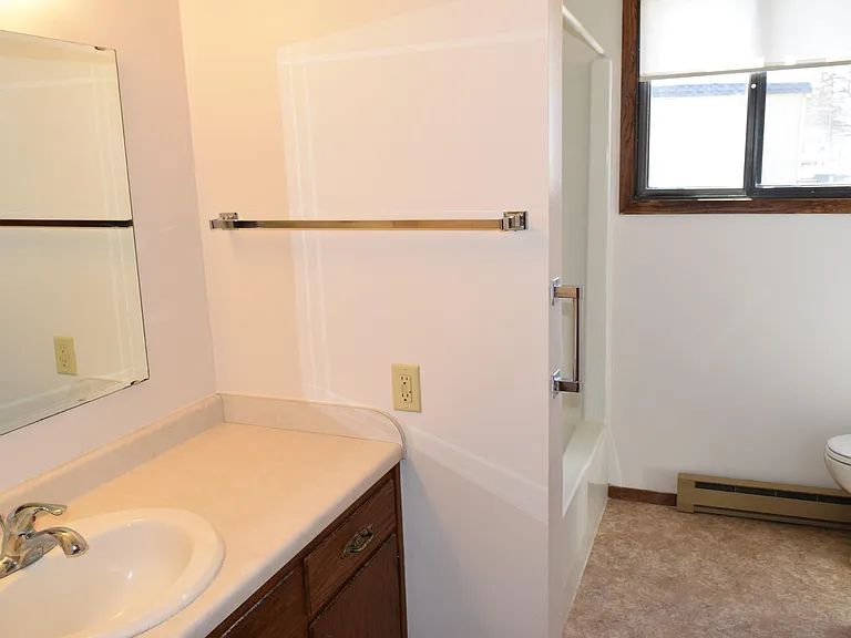 230 1st St NW — Photo 7