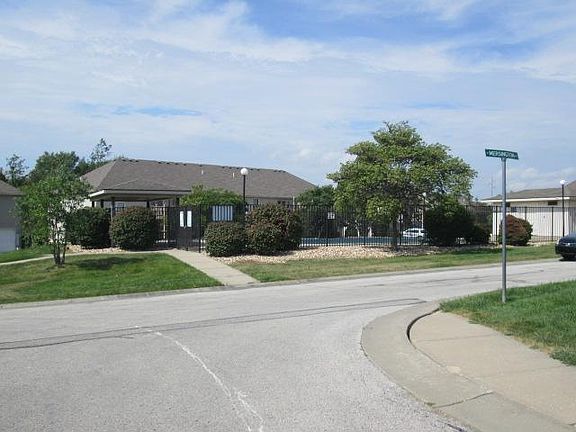 3rd image of 8633 N Cleveland Ln