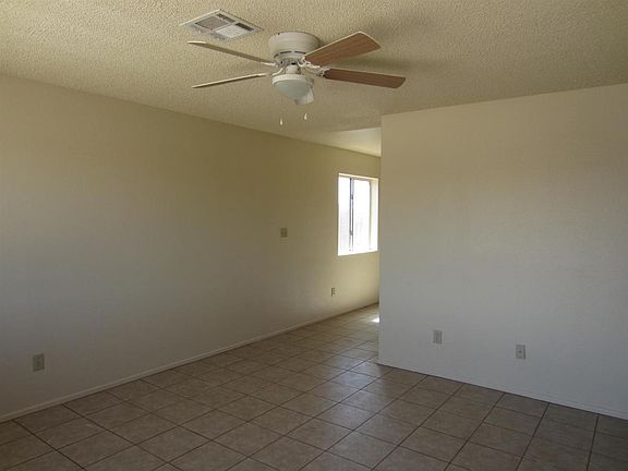 2nd image of 820 NW Canal Dr