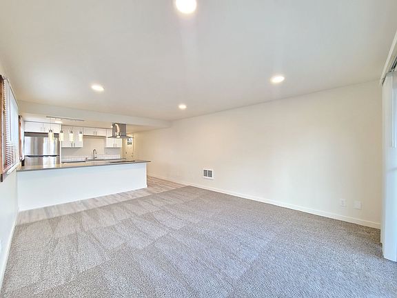 4th image of 705 S Lincoln St APT 204S