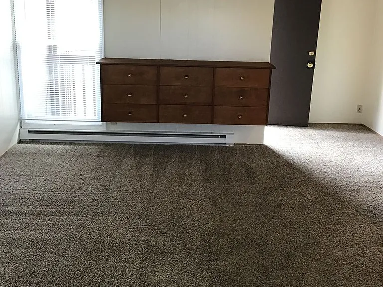 Highland Drive — Photo 15