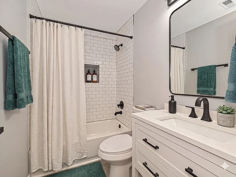 633 Pennwood Ln — Photo 23