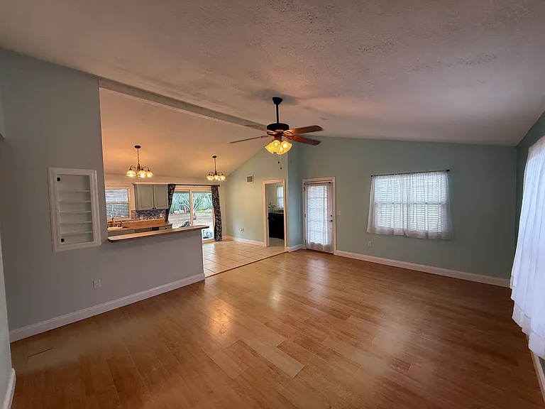 448 Glenwood Ave — Photo 14