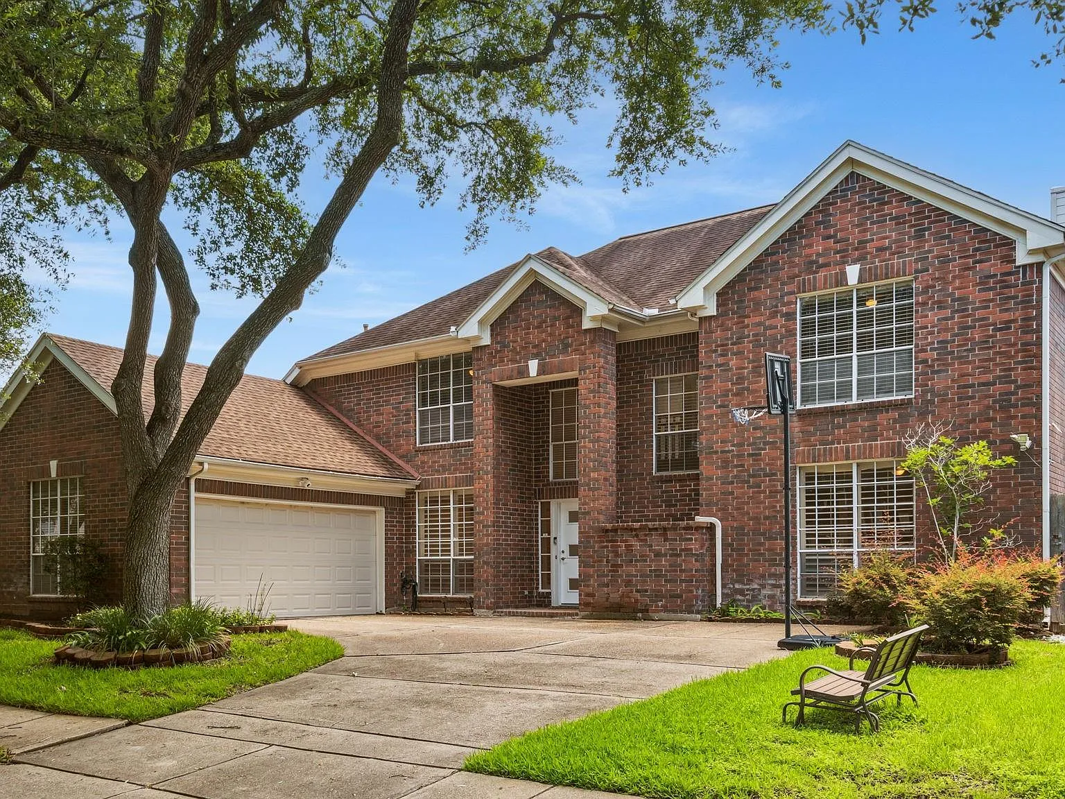 4 bed, 3.5 bath, 3593 sqft, $3,850 — Photo 1