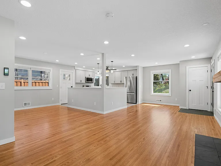 3100 W 55th St — Photo 13