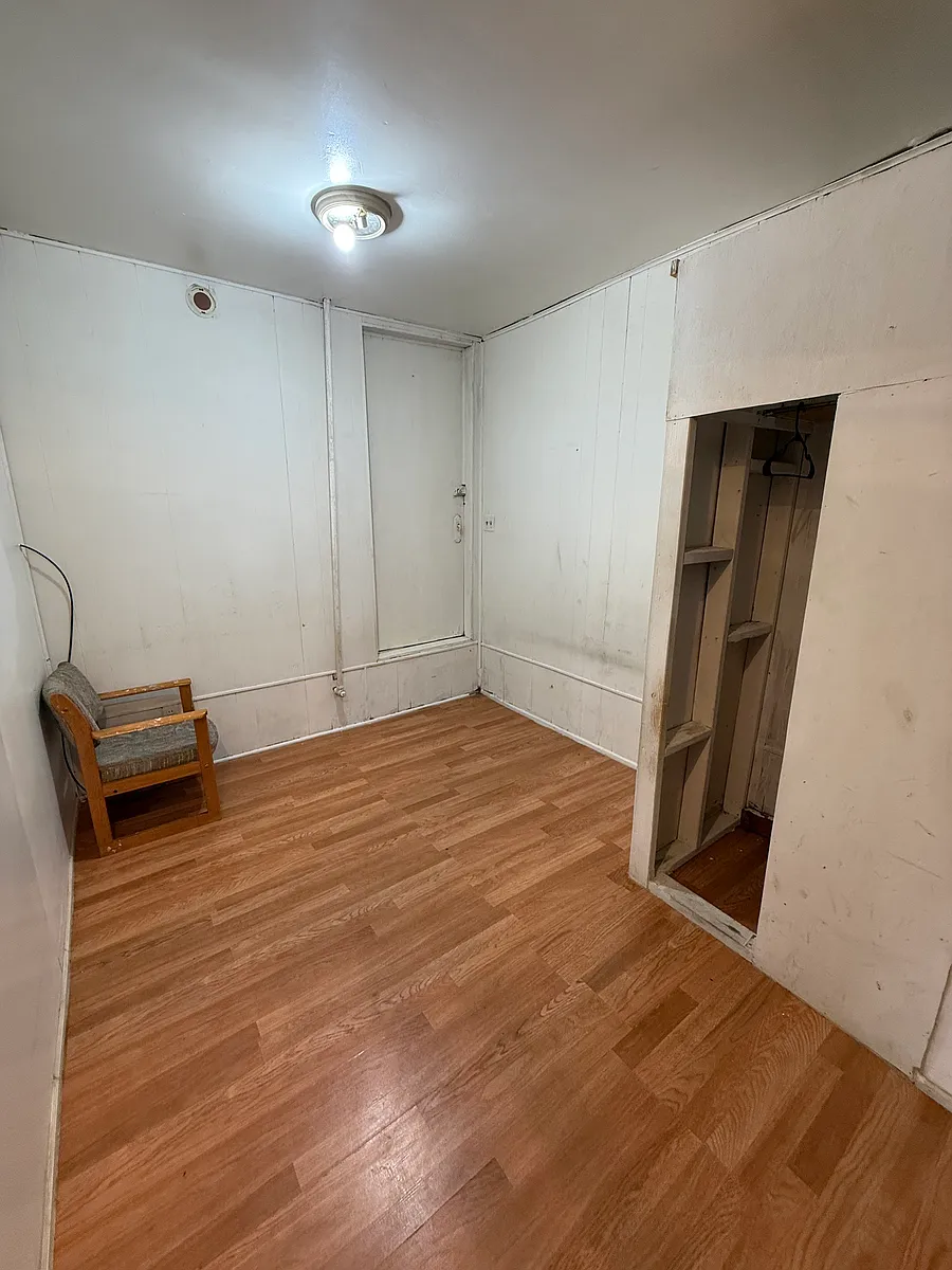 Building Photo - 2739 Belmont St #3