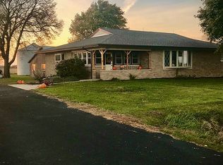 2223 N Stone School Rd, Elmwood, IL 61529